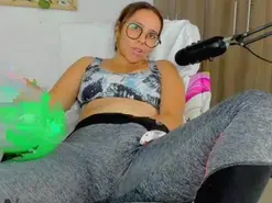 Amateur Live Sex of isa_loves_cum