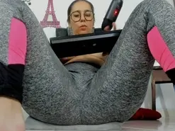 Amateur Sex Cam of isa_loves_cum