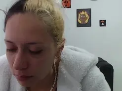 Amateur Free Live Porn of HotMommyMia