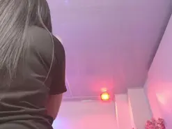 Amateur Live Sex Cam of Black_roseee