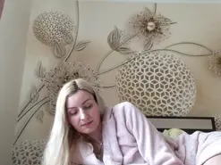 Amateur Live Sex Cam of Yourrealgirl