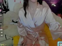 Amateur Free Porn Cam of GlowMimi_