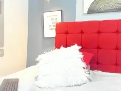 Amateur Live Sex Cam of Isa_Squirt