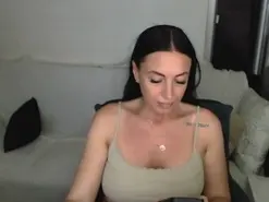 Amateur Live Sex Cam of Carlalicious