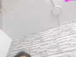 Amateur Adult Webcam of bella_flor_