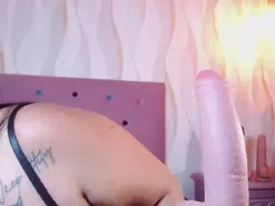 Amateur Nude Webcam of MilfNaomiBraunx
