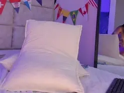 Amateur Live Sex Cam of Daphne__