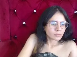 Amateur Nude Webcam of EmilyBuu