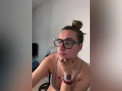 Amateur Sex Cam of Revoltosa29