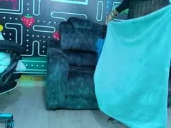 Amateur Free Porn Cam of Kiara_Smith