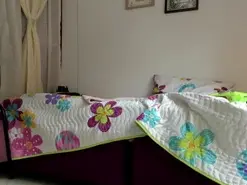 Amateur Live Sex Cam of selena_jhonson