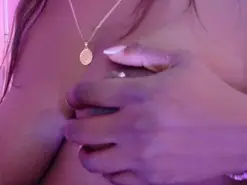 Amateur Adult Video Chat of LoveQueen2