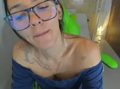 Amateur Adult Webcams of lisagerrard