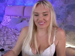 Amateur Adult Webcam of MissyMartinezz