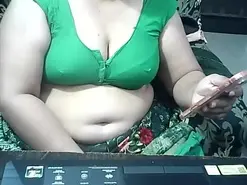 Amateur Live Porn of indianbhabi40