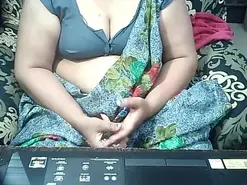 Amateur Free Porn Cam of indianbhabi40