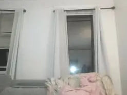 Amateur Adult Webcam of Sweetdreamzz212