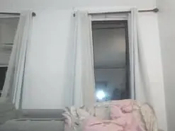 Amateur Adult Webcams of Sweetdreamzz212