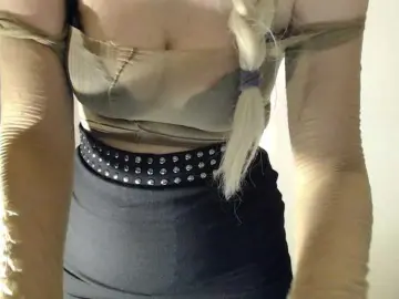 Dancing milf cams