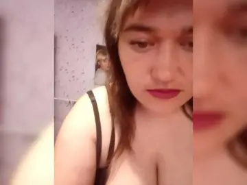 Bongacams Nude Webcam of HollyLaBerry