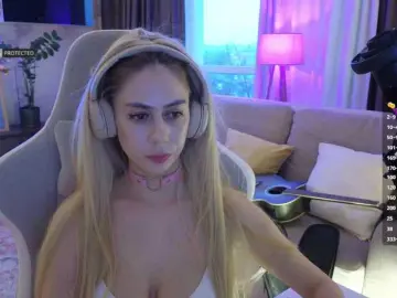 Bongacams Watch Live Sex Cams of -Light-Fury-