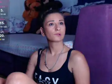 Shaved white milf cams