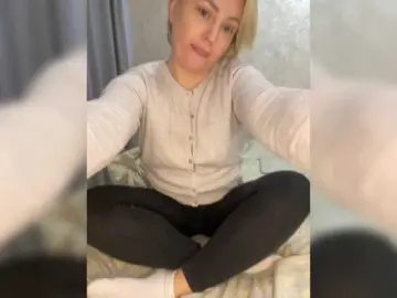 Bongacams Nude Webcam of CozySandra