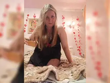 Fingering milf cams