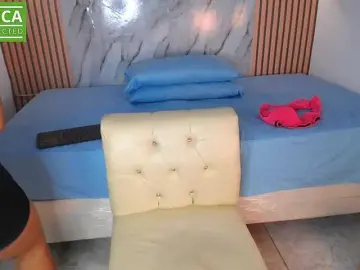 Bongacams Watch Live Sex Cams of caisebigtits