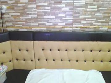 Full-private chat for 90+ tokens milf cams