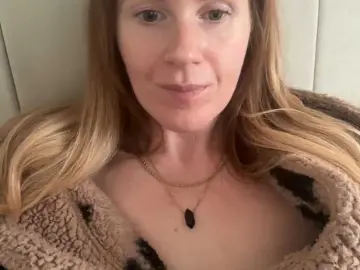 Bongacams Live Sex Cam of REDHEADROSIE
