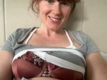 Bongacams Live Sex Cam of REDHEADROSIE