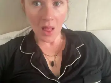Bongacams Sex Cam of REDHEADROSIE