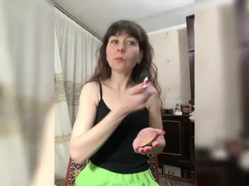 Bongacams Live Sex Cam of caroliiine