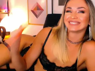 Dildoing milf cams