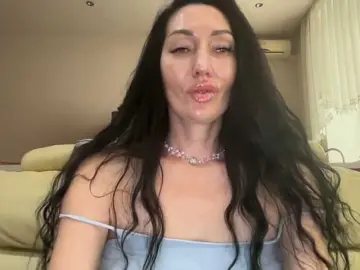 Bongacams Watch Live Sex Cams of KorolevaQween000