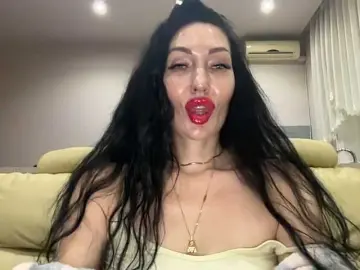 Bongacams Live Sex of KorolevaQween000