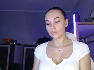Bongacams Live Sex of QWEENII