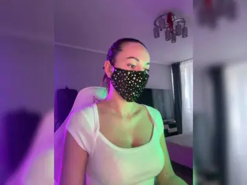 Bongacams Adult Webcam of QWEENII