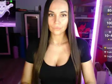 Bongacams Free Live Porn of QWEENII