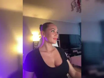 Bongacams Adult Webcam of QWEENII