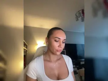 Bongacams Adult Webcam of QWEENII