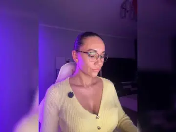 Bongacams Sex Cam of QWEENII