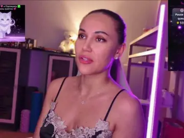 Bongacams Best Webcam of QWEENII