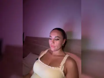Bongacams Best Webcam of QWEENII
