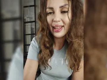 Dildoing milf cams