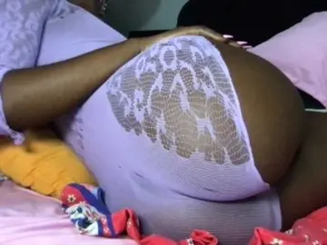 Bongacams Watch Live Sex Cams of chocopetite