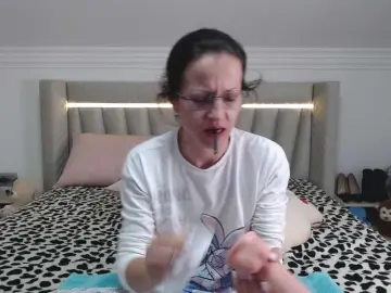 Bongacams Free Live Porn of catwoman90