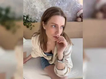 Bongacams Nude Webcam of Incredible123