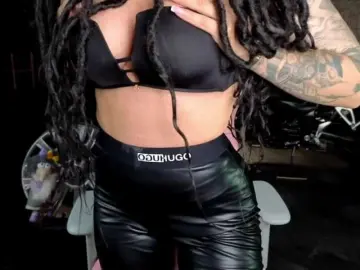 Bongacams Watch Live Sex Cams of -BABAYAGA-